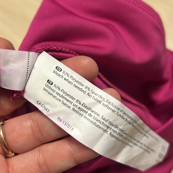 Bally total fitness fuchsia red bike shorts, size medium, new - Picture 5 of 7